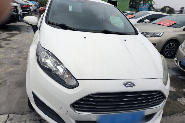 福特 嘉年华 2013款 三厢 1.5L 手动风尚型车身外观2