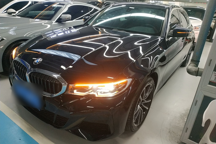 宝马3系 2022款 320Li M运动套装车身外观1