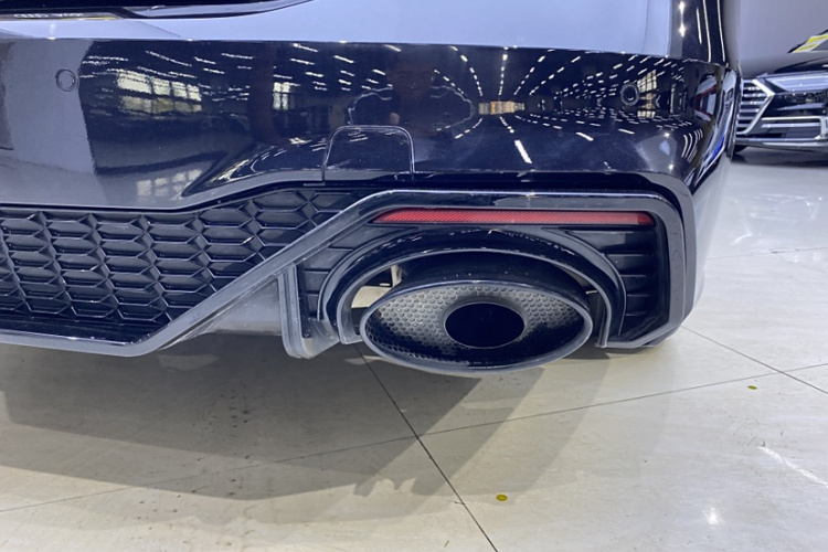 奥迪A7L 2024款 45 TFSI quattro S-line 黑武士版车身外观6005