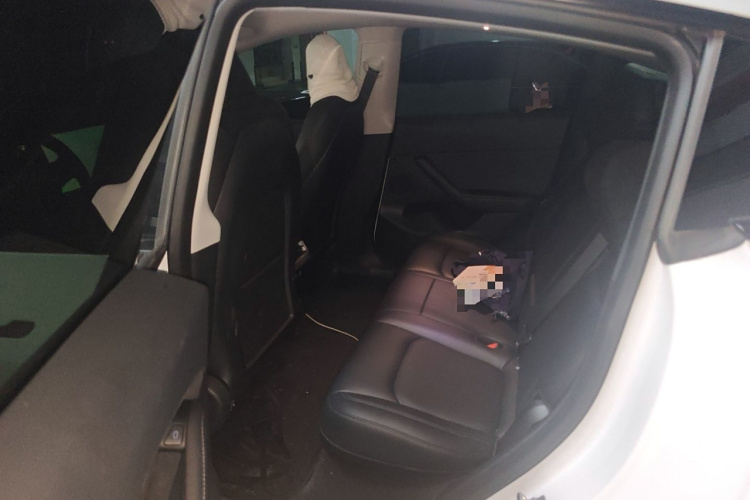 特斯拉 Model Y 2022款 后轮驱动版中控内饰7004
