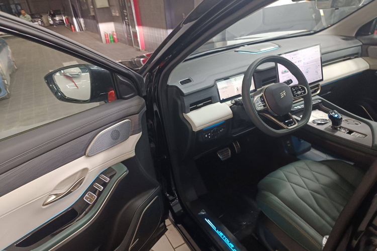 捷途山海L9 2024款 1.5TD 2DHT Pro 5座中控内饰7003