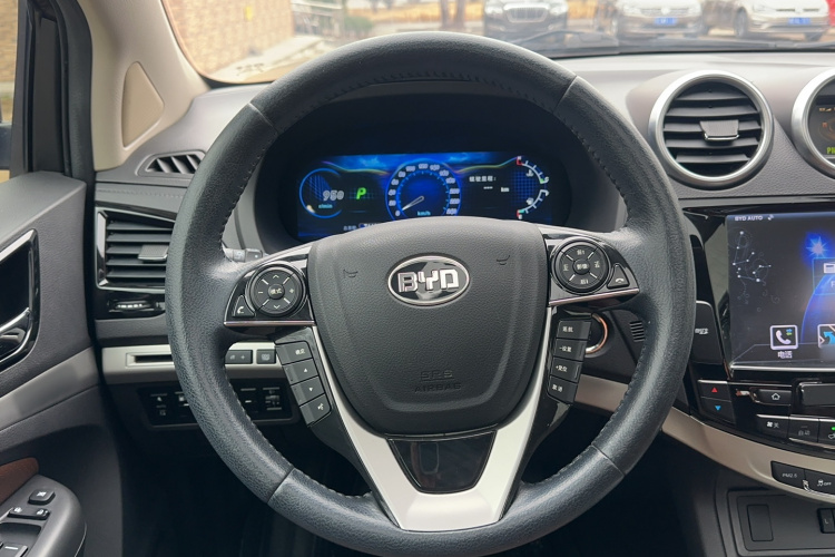 比亚迪S7 2015款 2.0T 升级版 自动旗舰型中控内饰7006