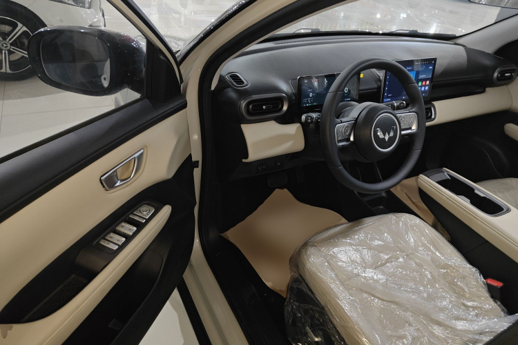 五菱汽车 五菱缤果PLUS 2024款 330km 五座版中控内饰20