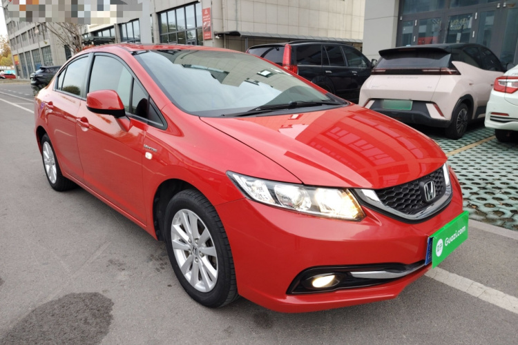 本田 思域 2014款 1.8L 自动舒适版车身外观3