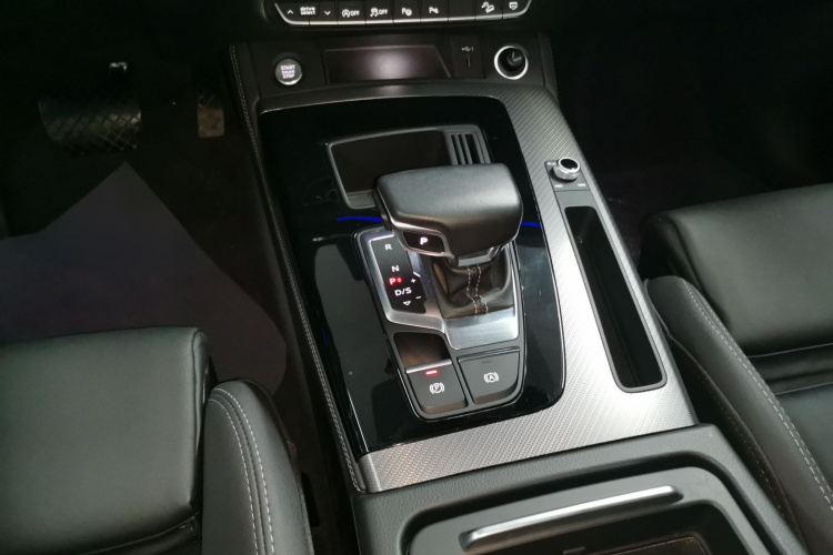 奥迪Q5L 2022款 改款 45T 豪华动感型局部细节18