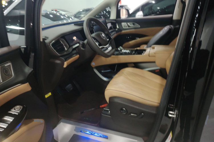 腾势D9 2024款 DM-i 980 四驱尊荣型局部细节19