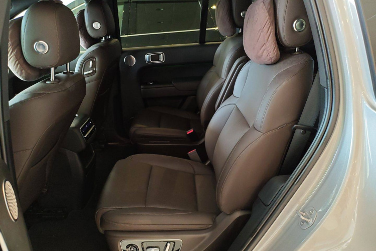 理想汽车 理想L8 2023款 Pro中控内饰21