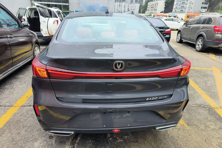 长安 逸动 2025款 PLUS 1.4T 双离合高能版车身外观6