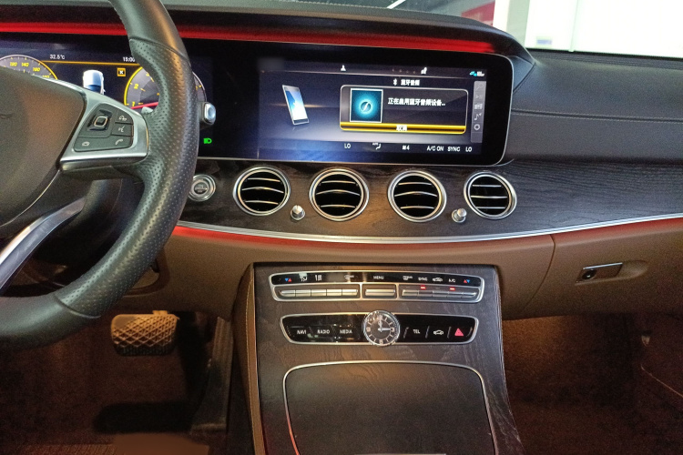 奔驰E级 2018款 E 300 L 运动时尚型局部细节16