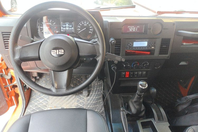 BAW北汽制造 212经典 2023款 狙击手 2.4T 手动轻装款中控内饰12