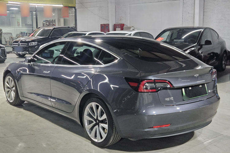 特斯拉 Model 3 2019款 标准续航后驱升级版车身外观6003