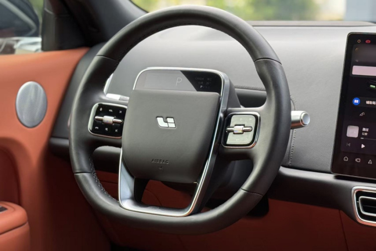 理想汽车 理想L8 2023款 Pro中控内饰7002