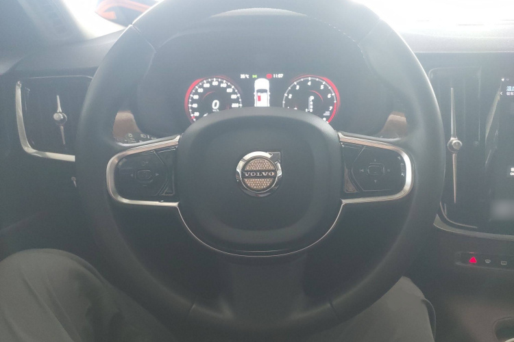 沃尔沃S90 2019款 T5 智远版中控内饰13