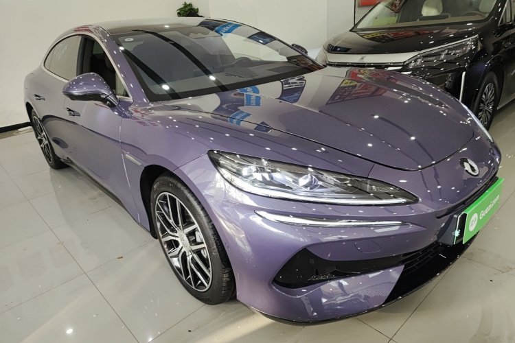 腾势Z9 2024款 1100km 四驱Max版车身外观3