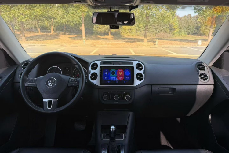 大众 途观 2017款 300TSI 自动两驱丝绸之路风尚版中控内饰7004