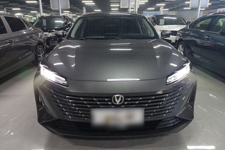 长安 逸动 2024款 1.5T GDI自动 旗舰型车身外观2