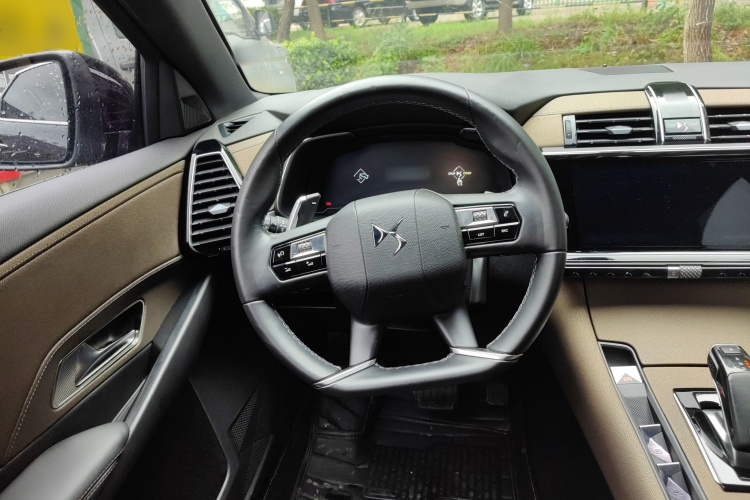 DS 7 2020款 35THP 蒙马特版中控内饰13