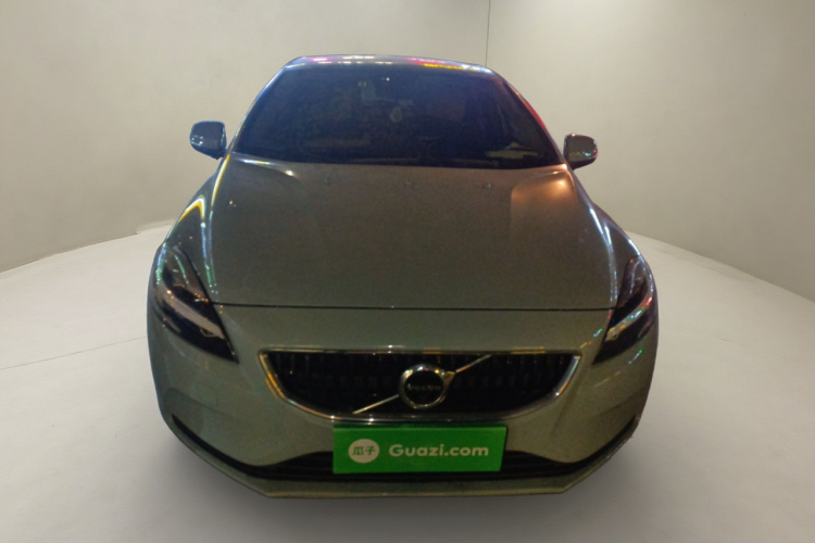 沃尔沃V40 2019款 T3 智逸版车身外观2