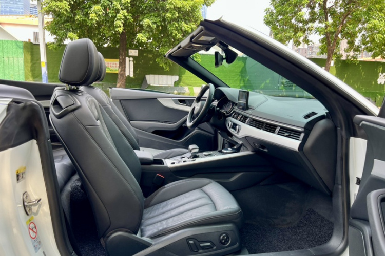 奥迪A5 2017款 Cabriolet 40 TFSI 时尚型中控内饰7014