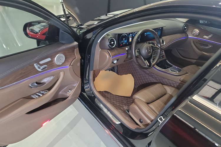 奔驰E级 2022款 E 260 L中控内饰7003