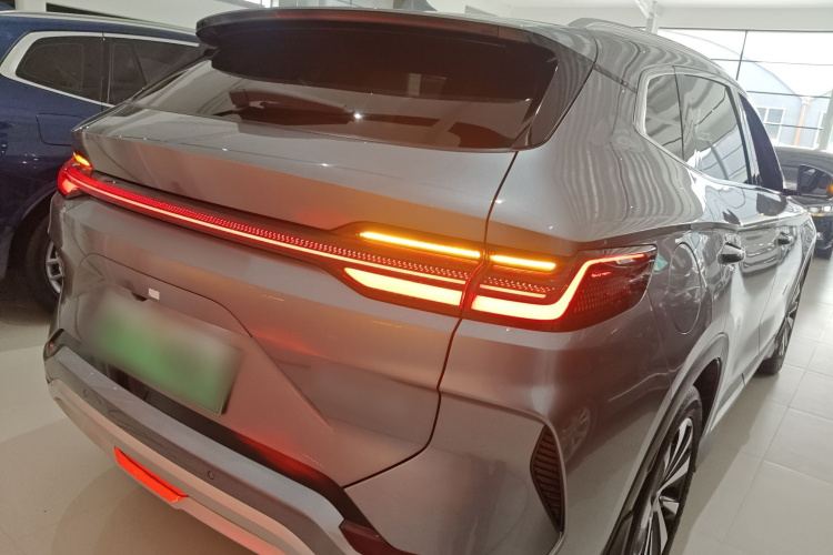 比亚迪 宋PLUS新能源 2023款 冠军版 DM-i 110KM 旗舰型车身外观6004