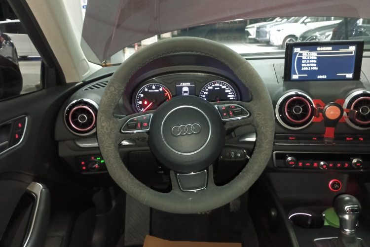 奥迪A3 2015款 Sportback 35 TFSI 百万纪念舒享型中控内饰13