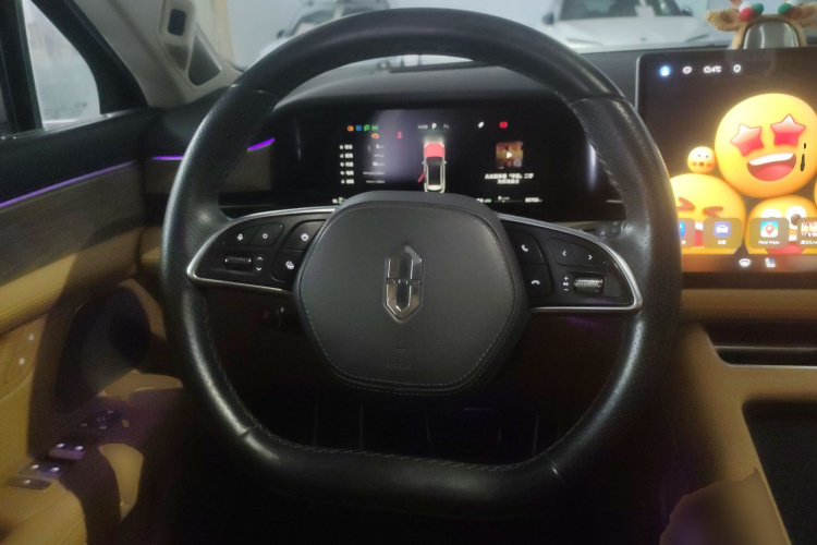 鸿蒙智行 问界M5 2022款 增程后驱标准版中控内饰13