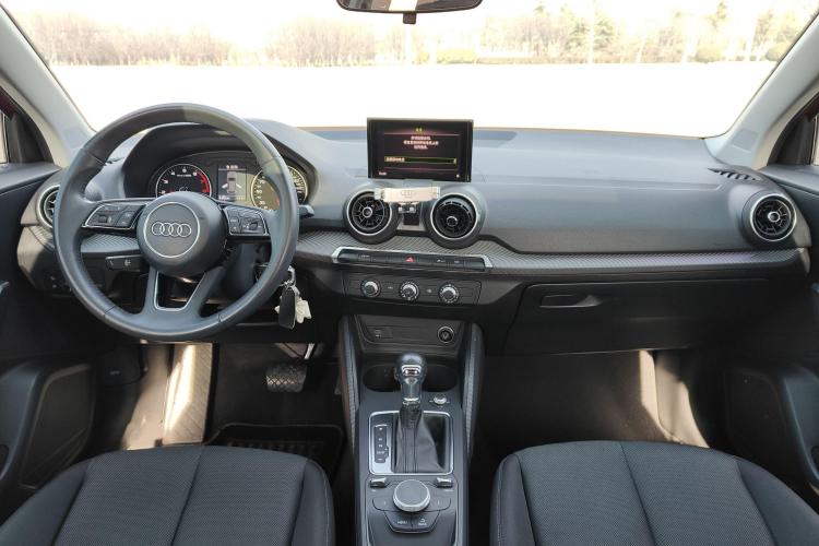 奥迪Q2L 2018款 35 TFSI 上市专享版 国VI中控内饰7002