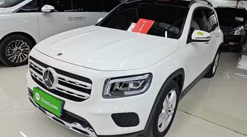 奔驰GLB 2021款 GLB 200 动感型实拍1