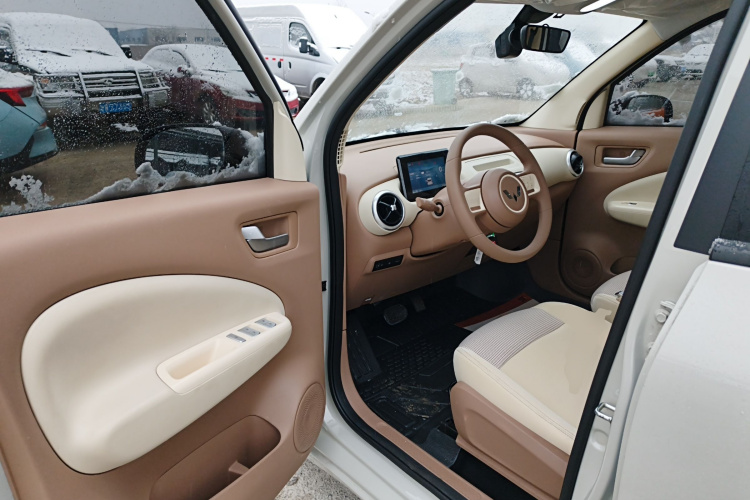 五菱汽车 宏光MINIEV 2025款 四门版 进阶款中控内饰7003