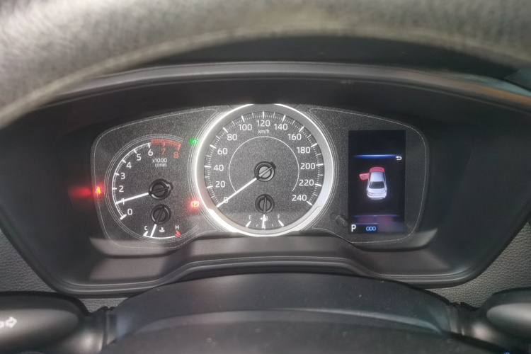 丰田 雷凌 2021款 185T CVT豪华版局部细节14