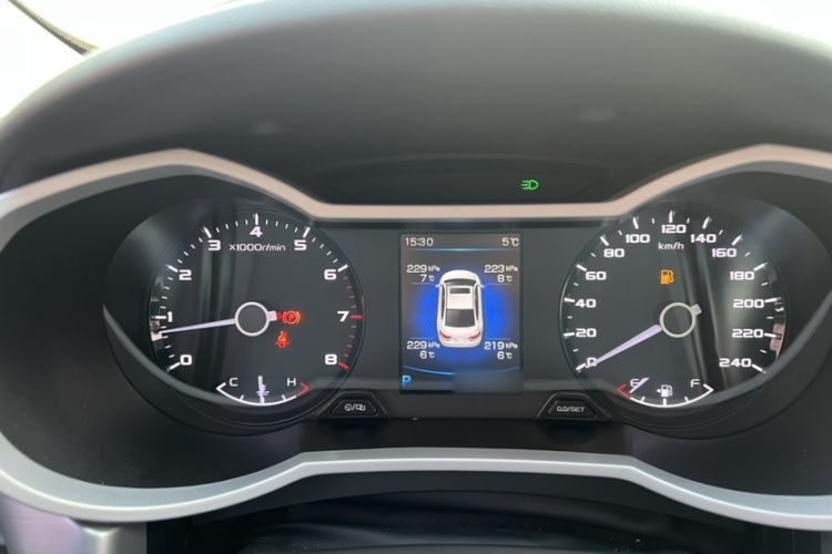 吉利汽车 帝豪GL 2019款 1.4T CVT精英智享版局部细节14