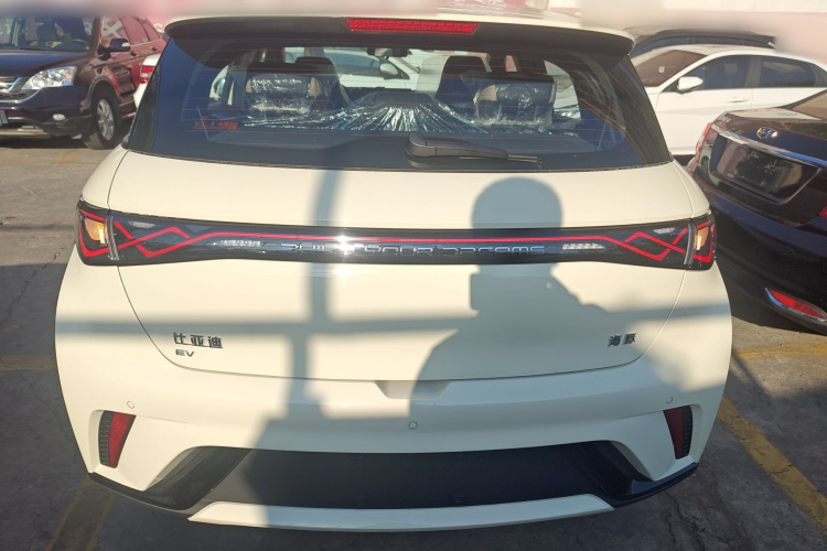 比亚迪 海豚 2025款 420km 自由版车身外观6