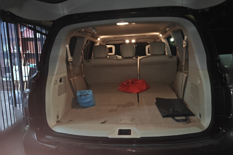 日产 途乐 2017款 5.6L 标准型局部细节23