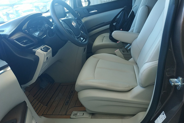 别克GL8 2021款 陆上公务舱 652T 舒适型局部细节19