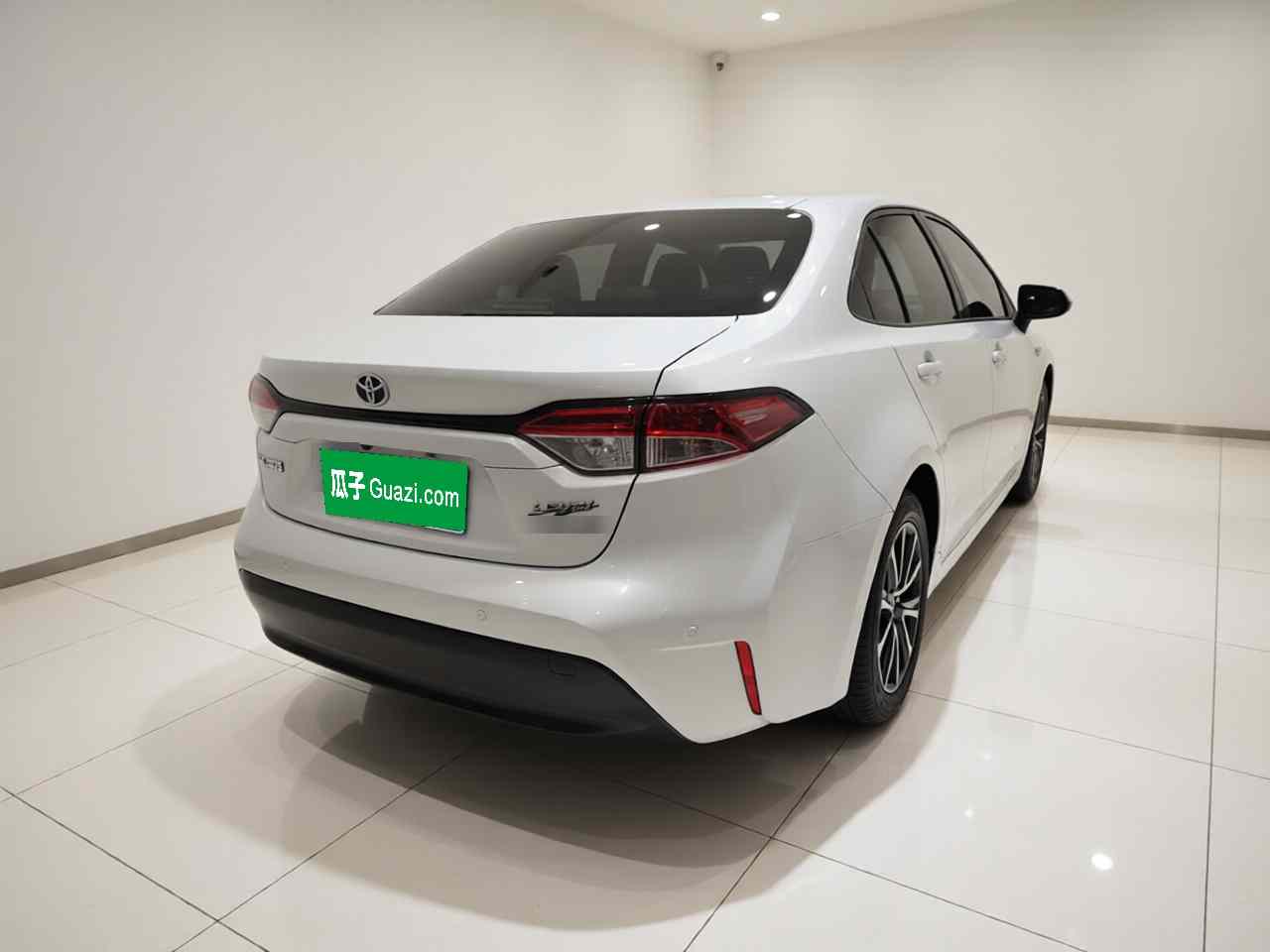 丰田 雷凌 2023款 智能电混双擎 1.8L 豪华版(5)