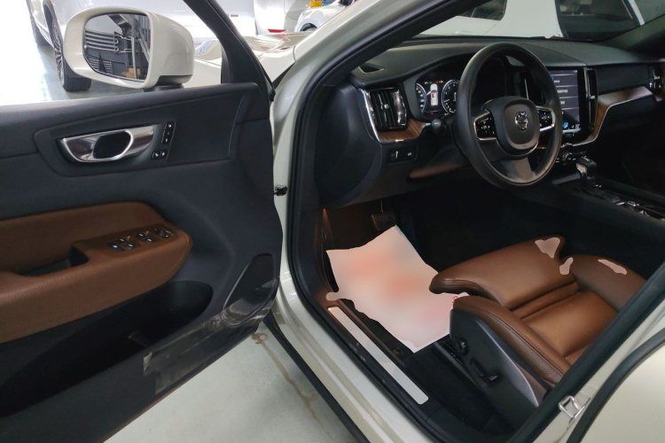 沃尔沃XC60 2021款 T5 四驱智远豪华版中控内饰7003