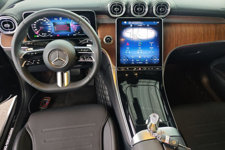奔驰GLC 2023款 GLC 300 L 4MATIC 动感型 5座中控内饰7002