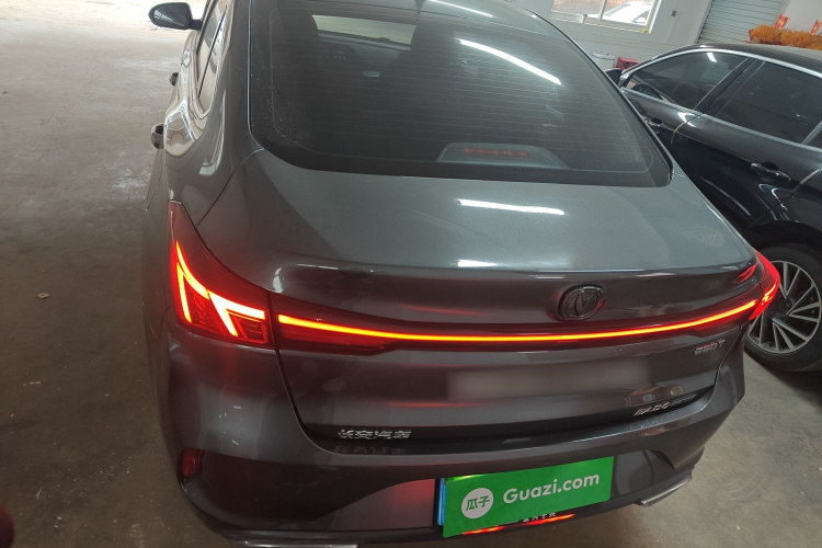 长安 逸动 2023款 畅享版 PLUS 蓝鲸NE 1.4T GDI DCT尊贵版车身外观6