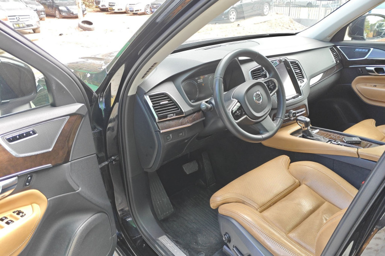 沃尔沃XC90 2015款 T6 智雅版 7座中控内饰20