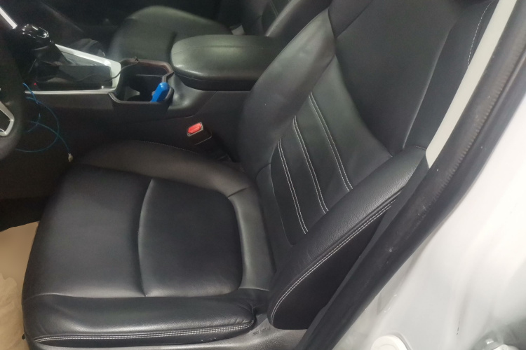 丰田 RAV4荣放 2020款 2.0L CVT两驱风尚PLUS版局部细节19