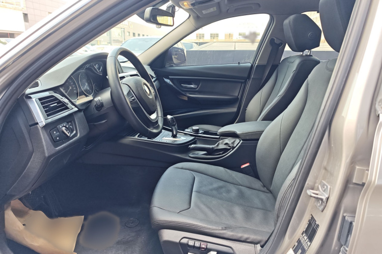 宝马3系 2017款 320Li 时尚型中控内饰7001