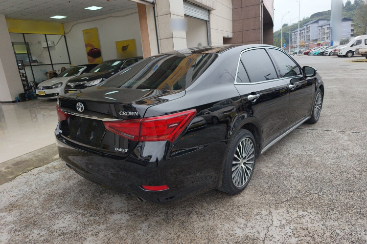 丰田 皇冠 2018款 2.0T 运动版车身外观7