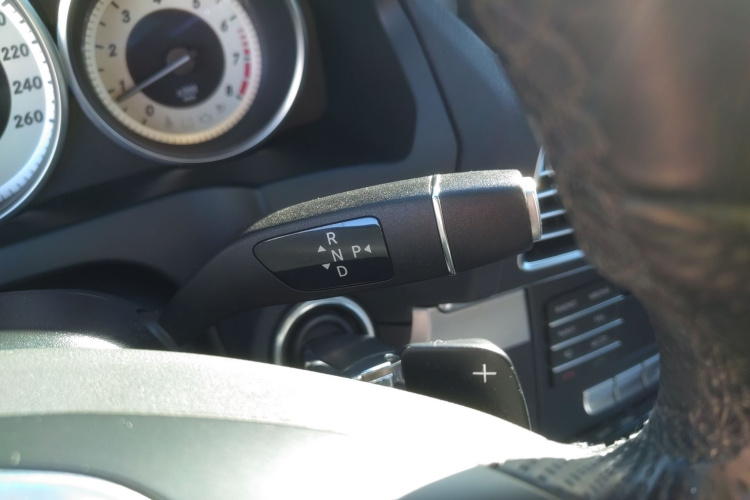 奔驰E级(进口) 2014款 E 200 轿跑版局部细节18