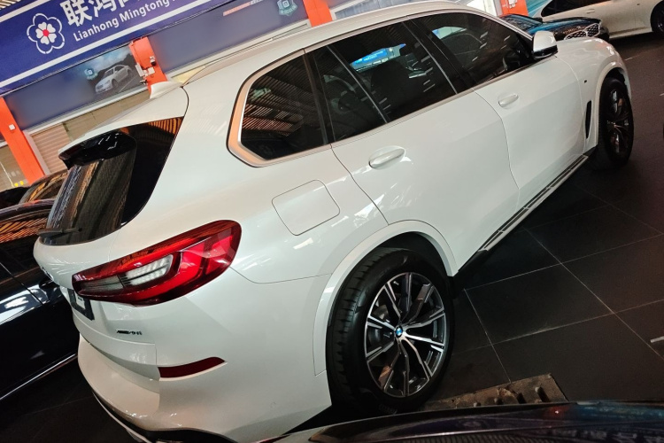宝马X5(进口) 2020款 xDrive40i M运动套装车身外观7