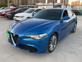 阿尔法·罗密欧 Giulia朱丽叶 2017款 2.0T 200HP 豪华版