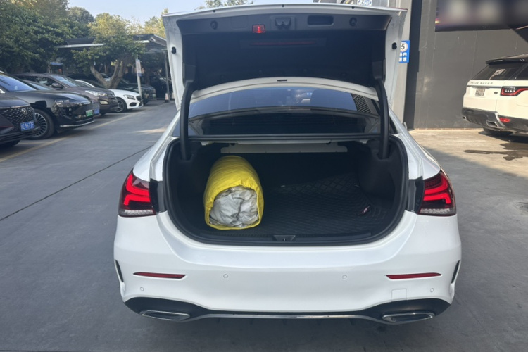 奔驰A级 2019款 改款 A 200 L 运动轿车局部细节23