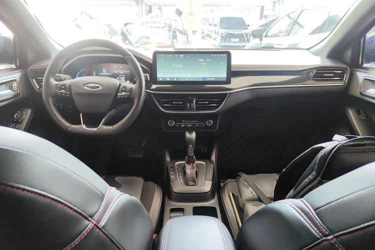 福特 福克斯 2022款 三厢 EcoBoost 180 自动ST Line中控内饰12
