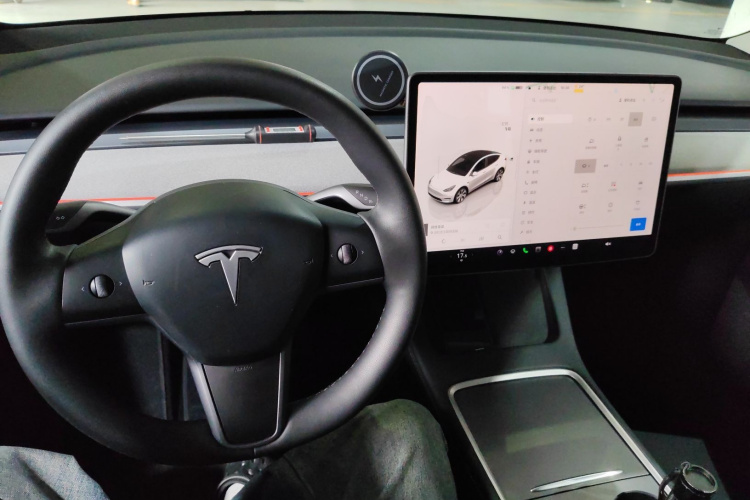 特斯拉 Model Y 2022款 改款 后轮驱动版中控内饰7002