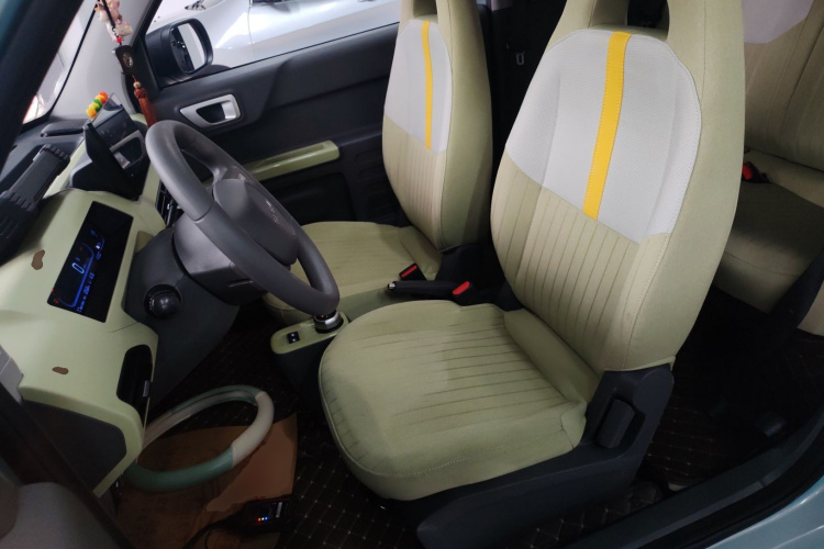 吉利银河 2024款 熊猫mini 200km 耐力熊中控内饰19